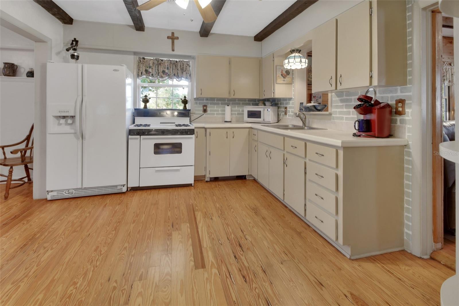 1403 BLACKWELDER RD, DE LEON SPRINGS, FL, 32130