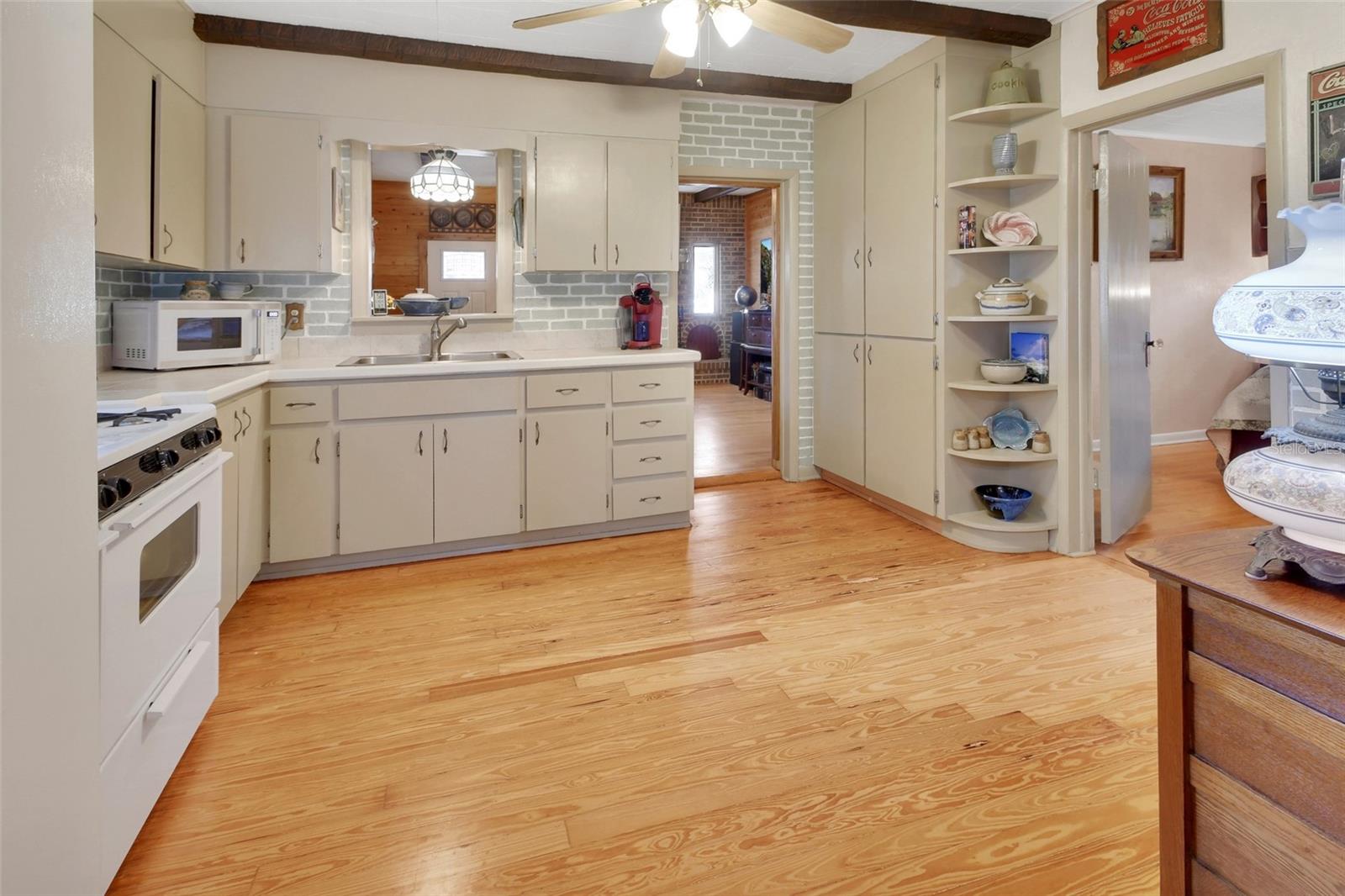 1403 BLACKWELDER RD, DE LEON SPRINGS, FL, 32130