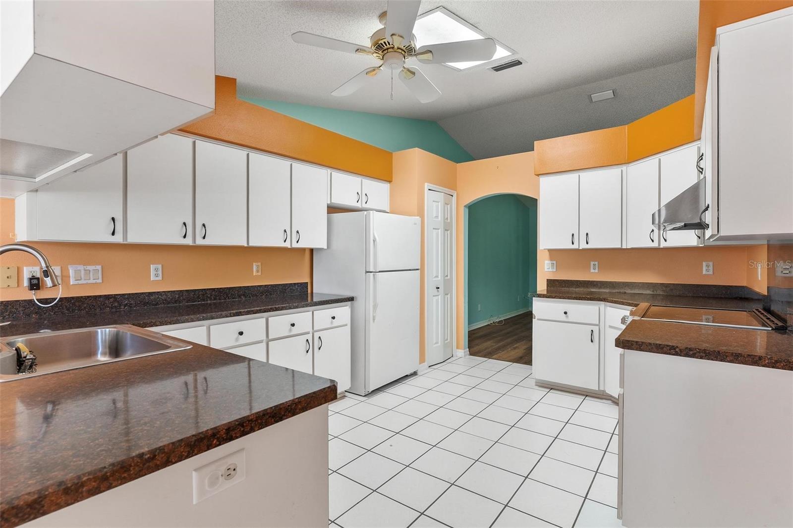 21905 KING ALFRED ST, LEESBURG, FL, 34748