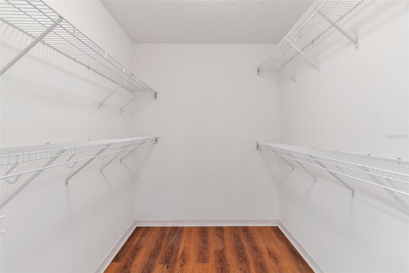 21905 KING ALFRED ST, LEESBURG, FL, 34748