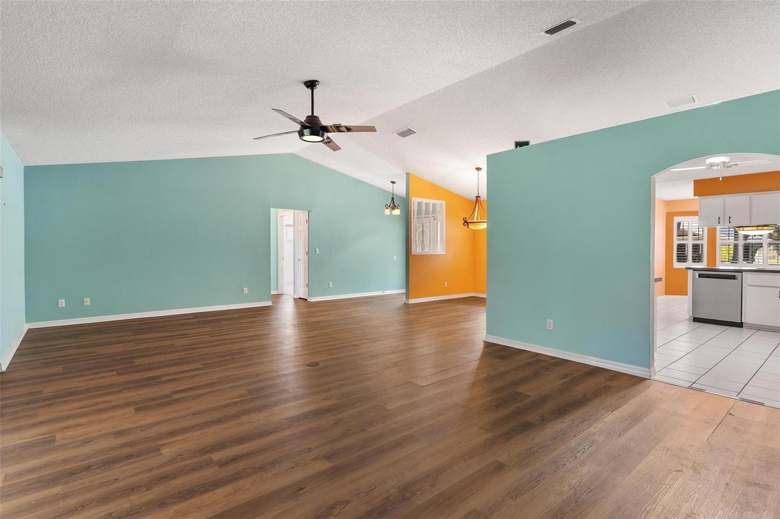 21905 KING ALFRED ST, LEESBURG, FL, 34748