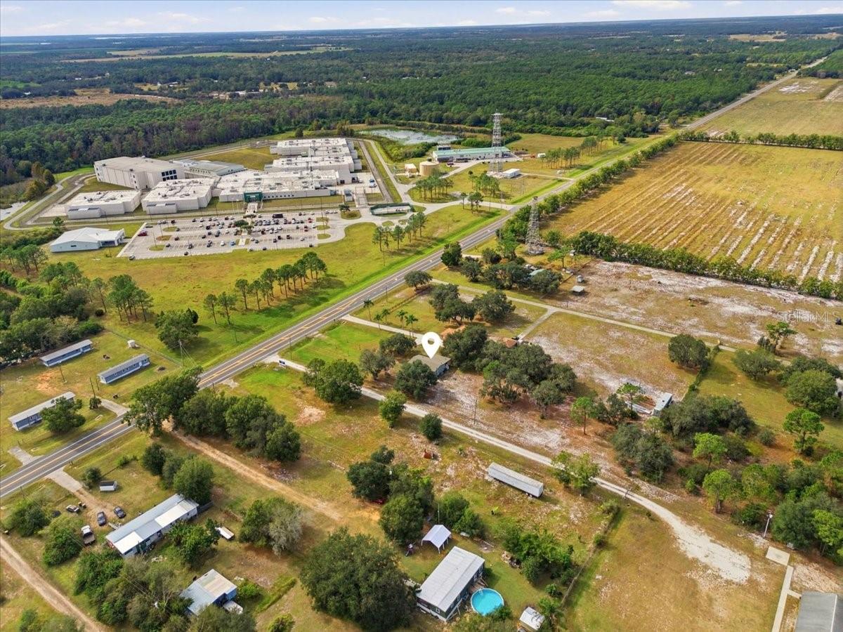 1020 98 W, FROSTPROOF, FL, 33843