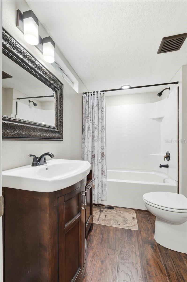 1020 98 W, FROSTPROOF, FL, 33843