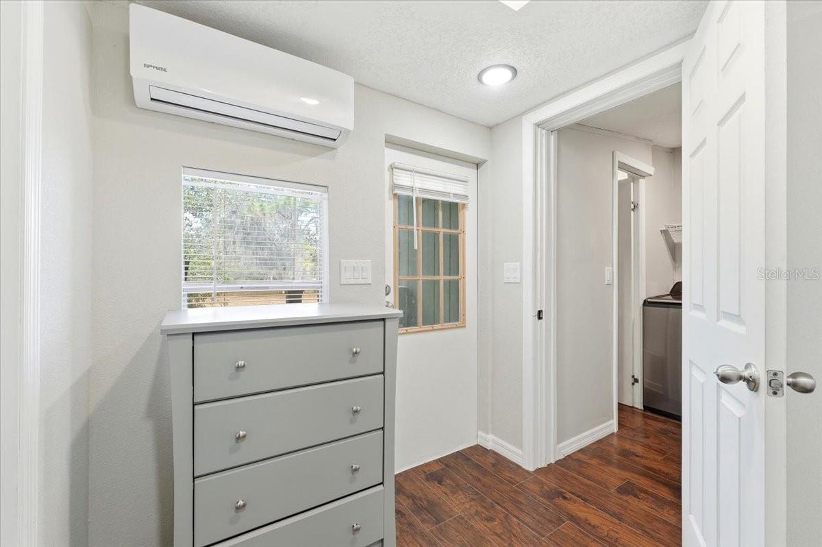 1020 98 W, FROSTPROOF, FL, 33843