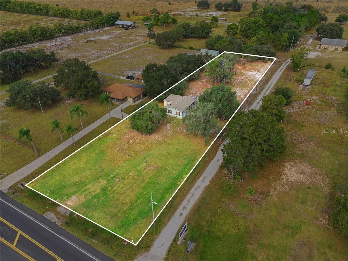 1020 98 W, FROSTPROOF, FL, 33843