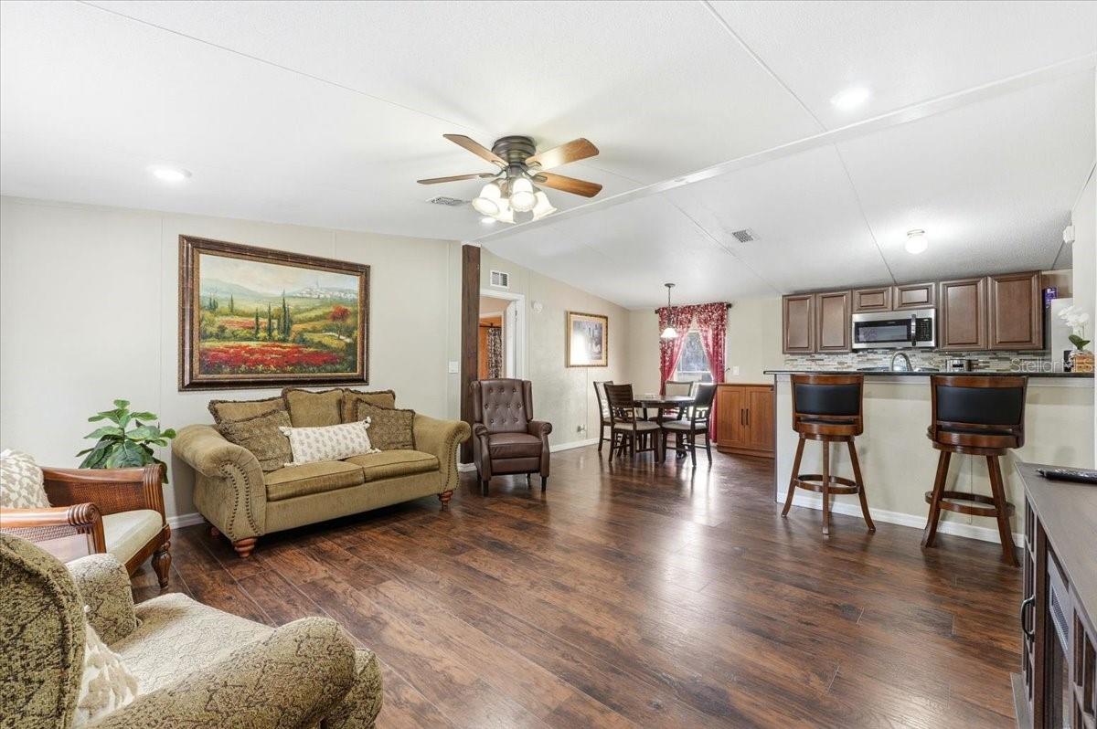 1020 98 W, FROSTPROOF, FL, 33843