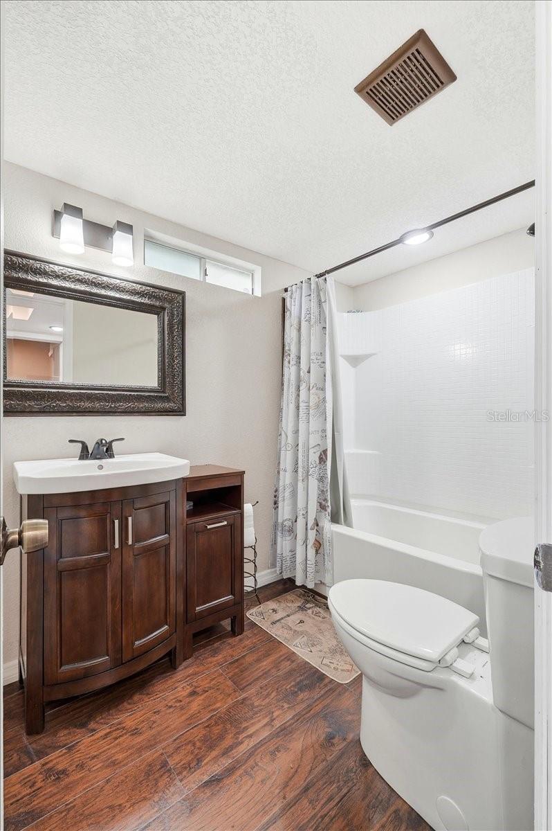 1020 98 W, FROSTPROOF, FL, 33843