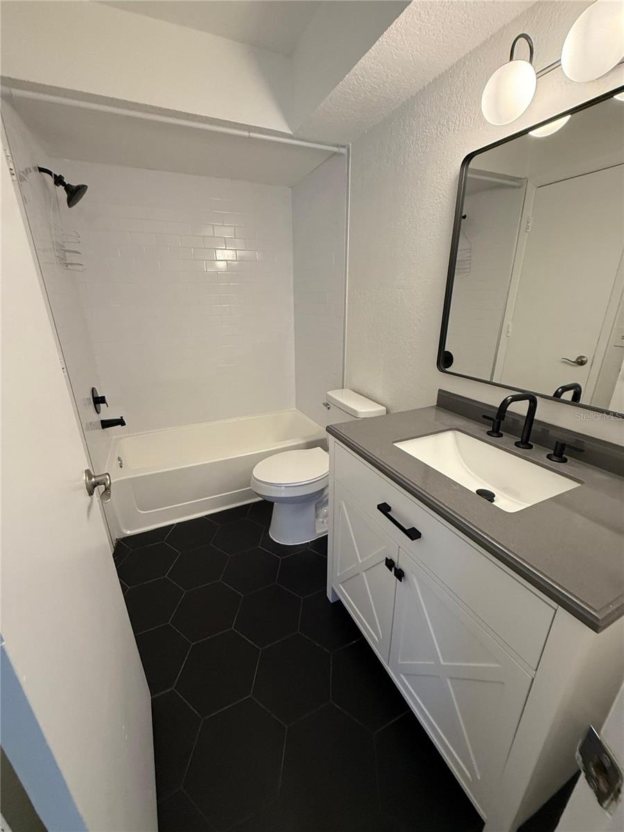 5160 CONROY RD #21, ORLANDO, FL, 32811