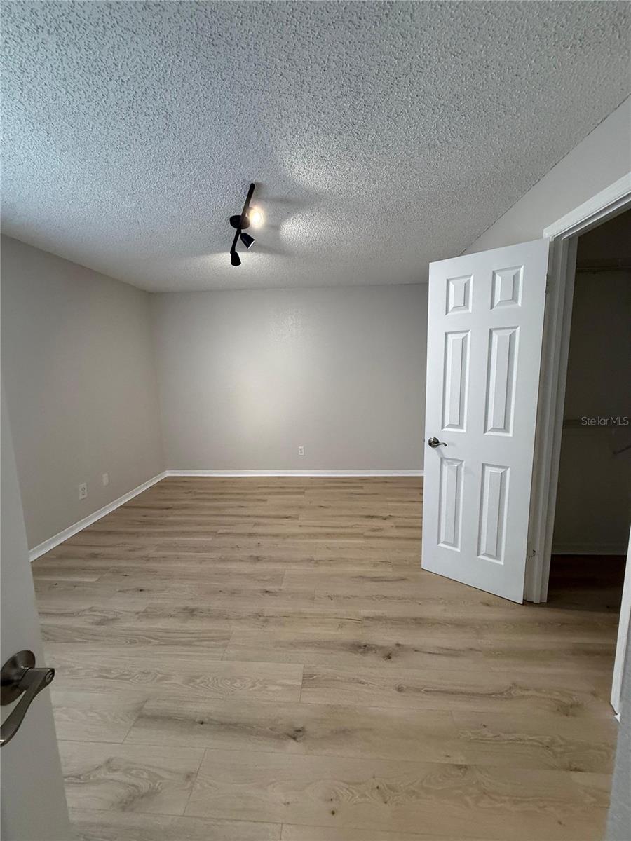 5160 CONROY RD #21, ORLANDO, FL, 32811