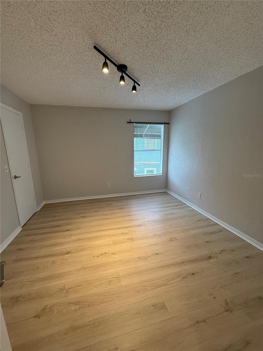 5160 CONROY RD #21, ORLANDO, FL, 32811