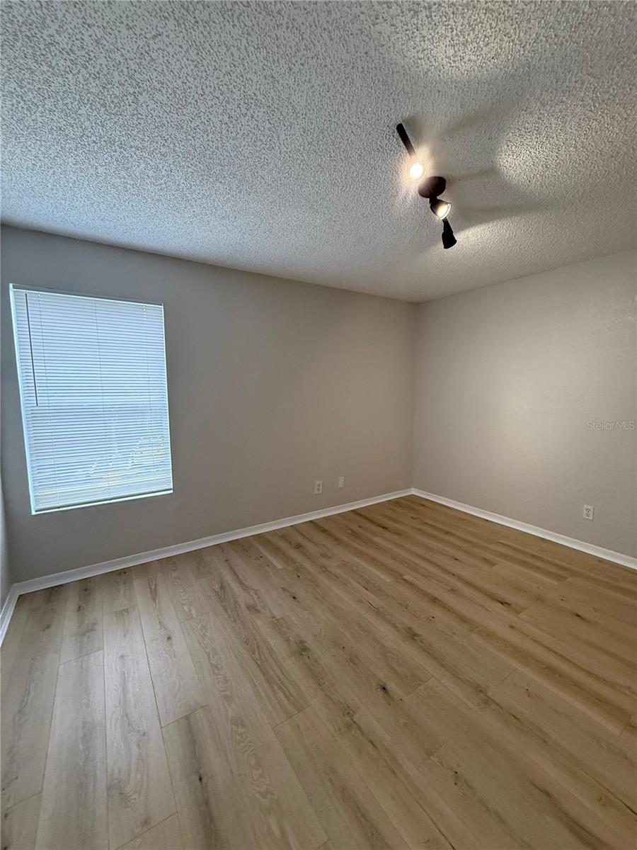 5160 CONROY RD #21, ORLANDO, FL, 32811