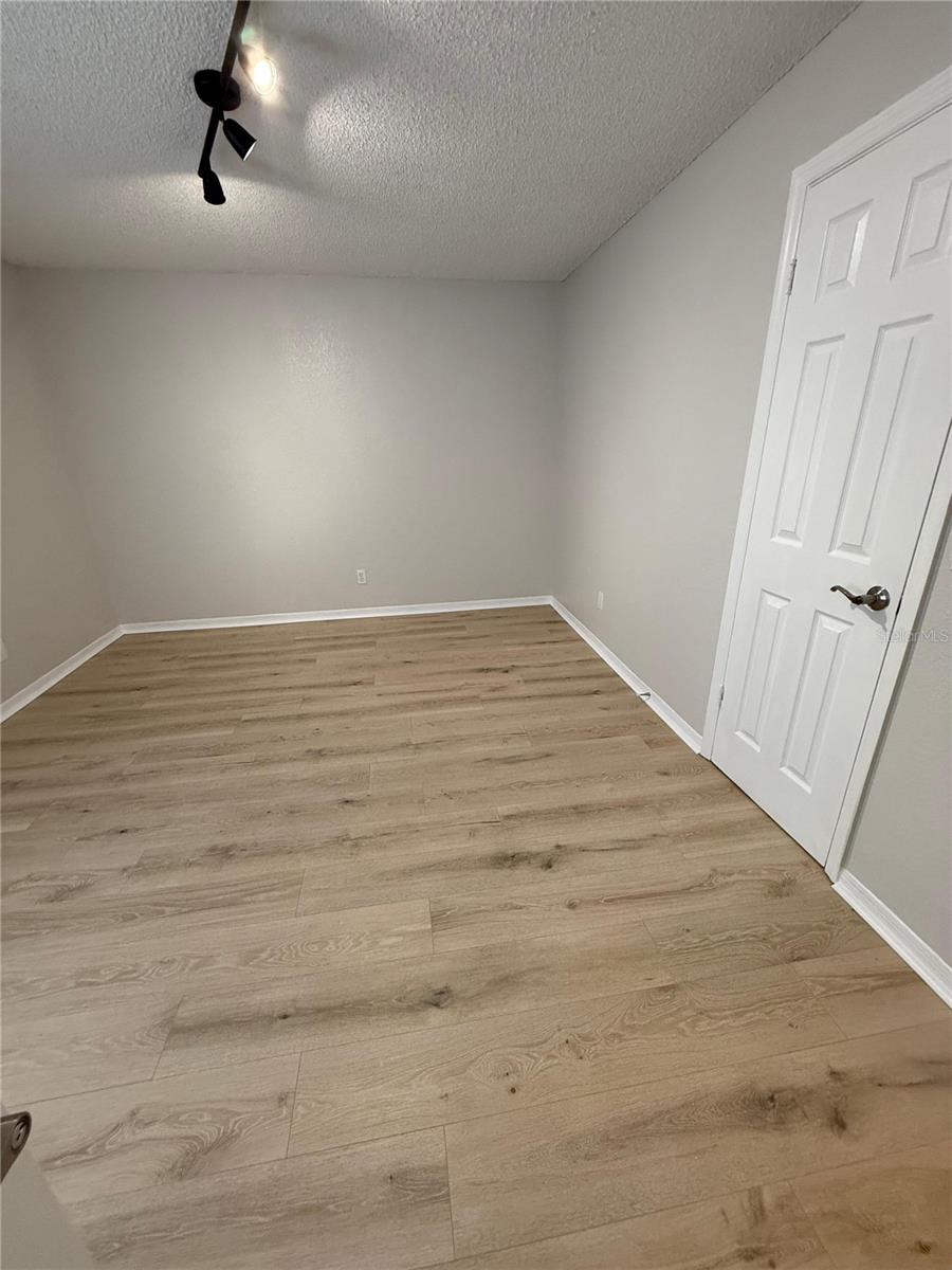 5160 CONROY RD #21, ORLANDO, FL, 32811