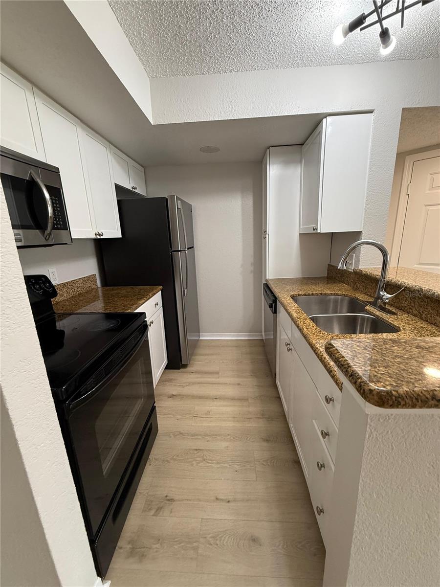 5160 CONROY RD #21, ORLANDO, FL, 32811