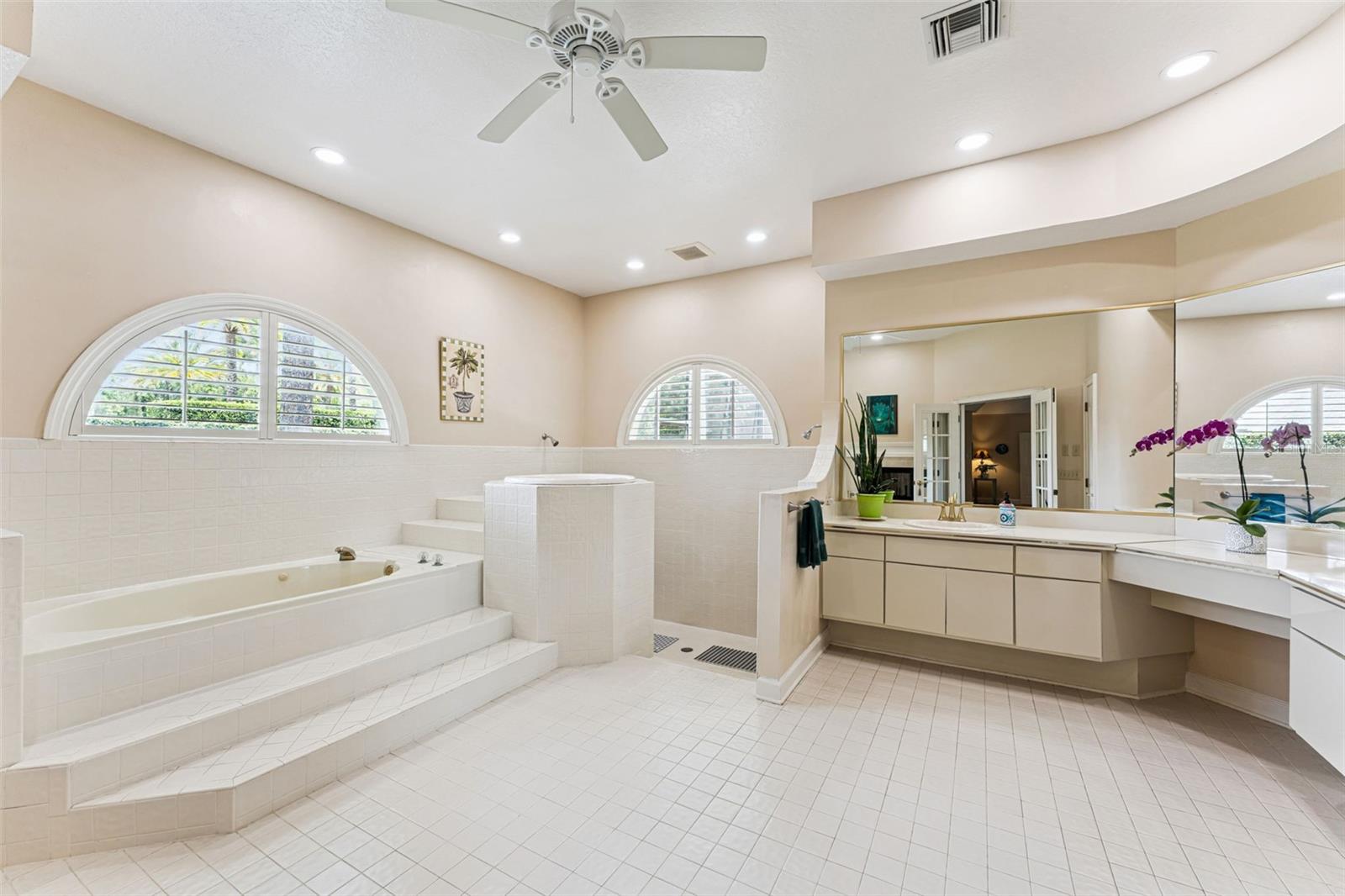 628 E CLUB CIR, LONGWOOD, FL, 32779