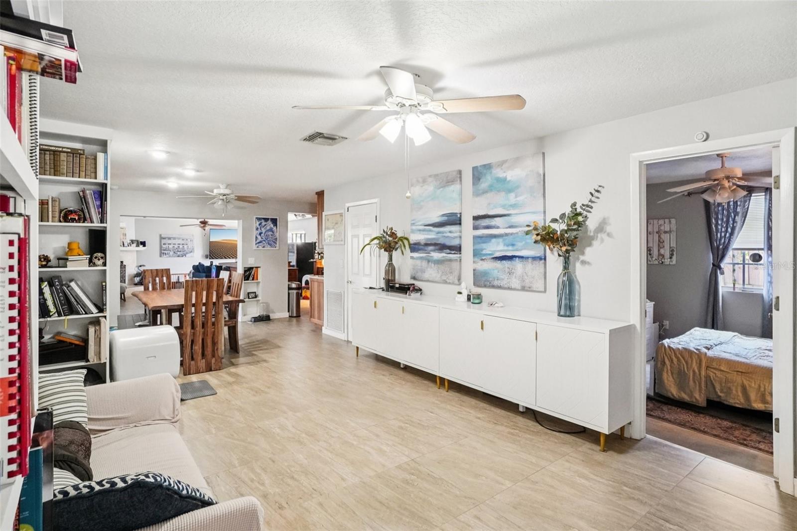 162 SE LINCOLN CIR N, ST PETERSBURG, FL, 33703