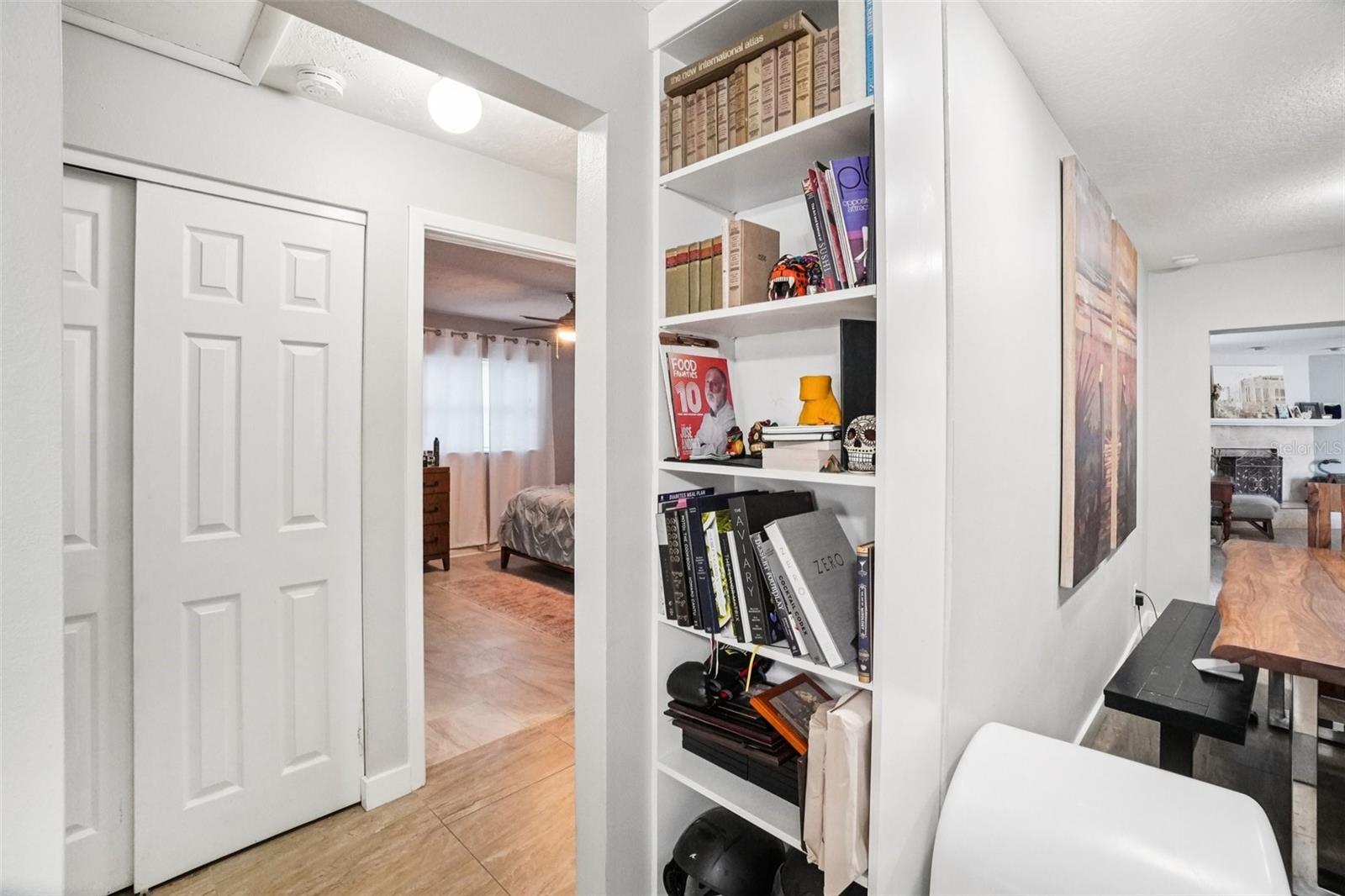 162 SE LINCOLN CIR N, ST PETERSBURG, FL, 33703