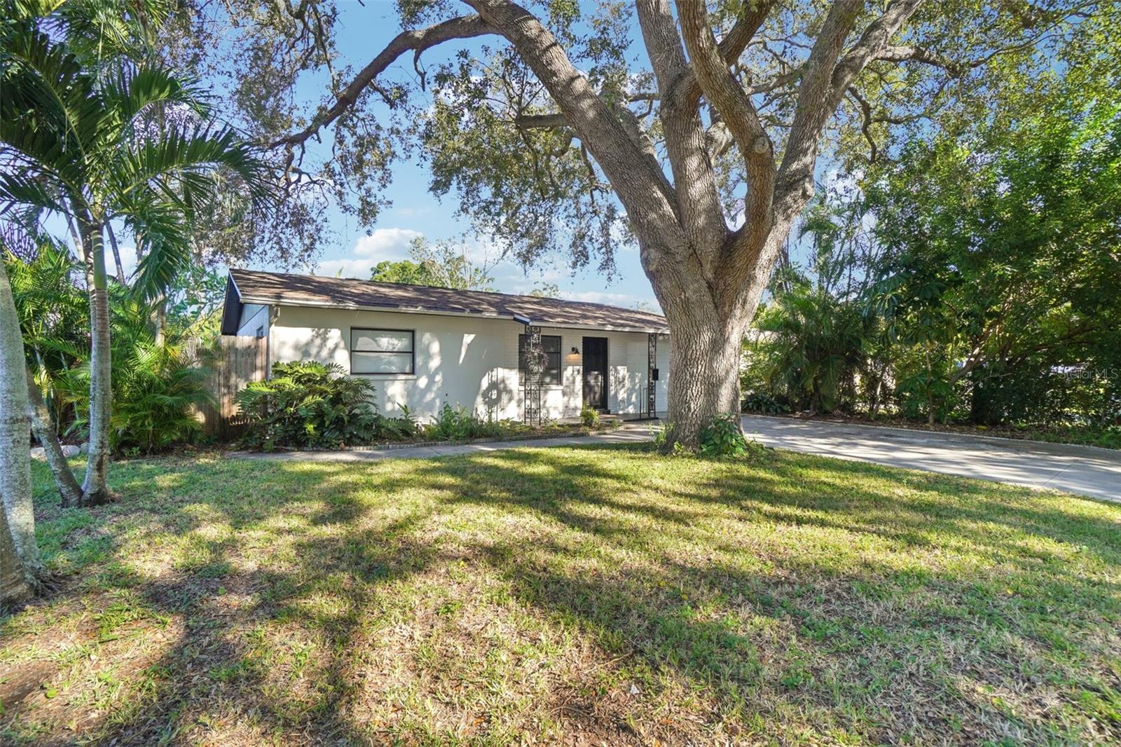 162 SE LINCOLN CIR N, ST PETERSBURG, FL, 33703
