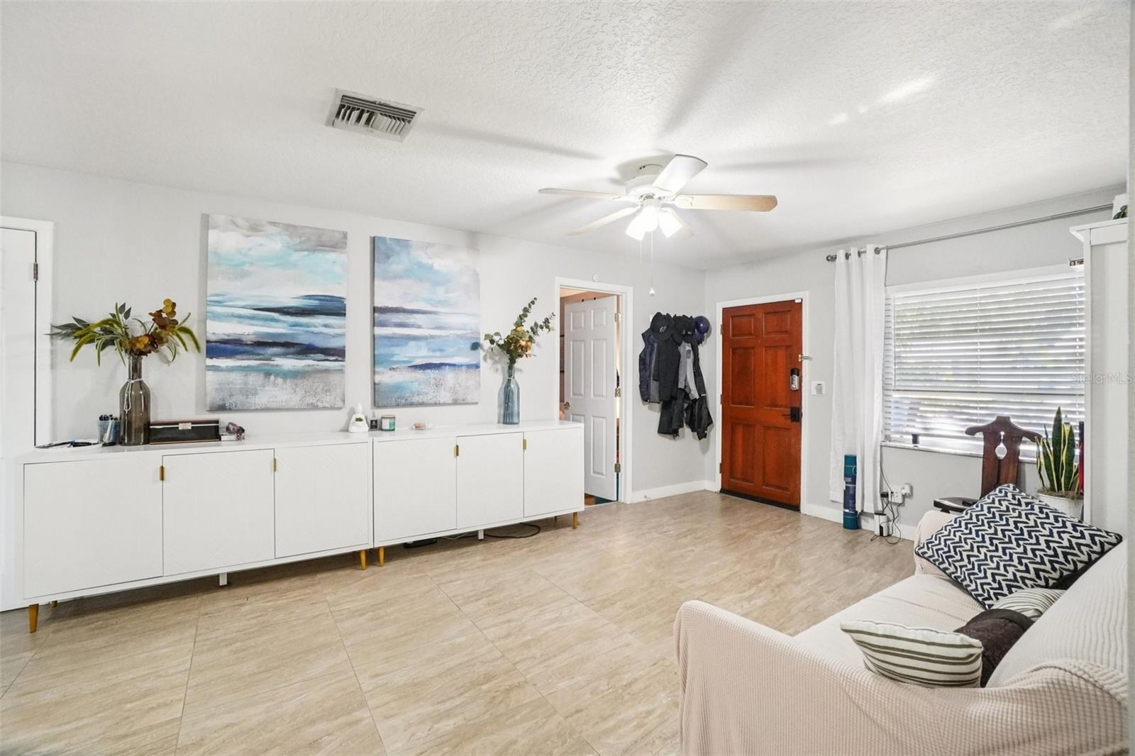 162 SE LINCOLN CIR N, ST PETERSBURG, FL, 33703