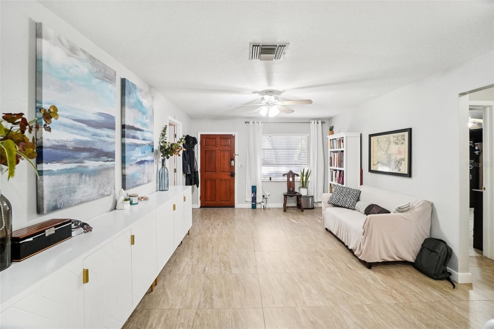 162 SE LINCOLN CIR N, ST PETERSBURG, FL, 33703