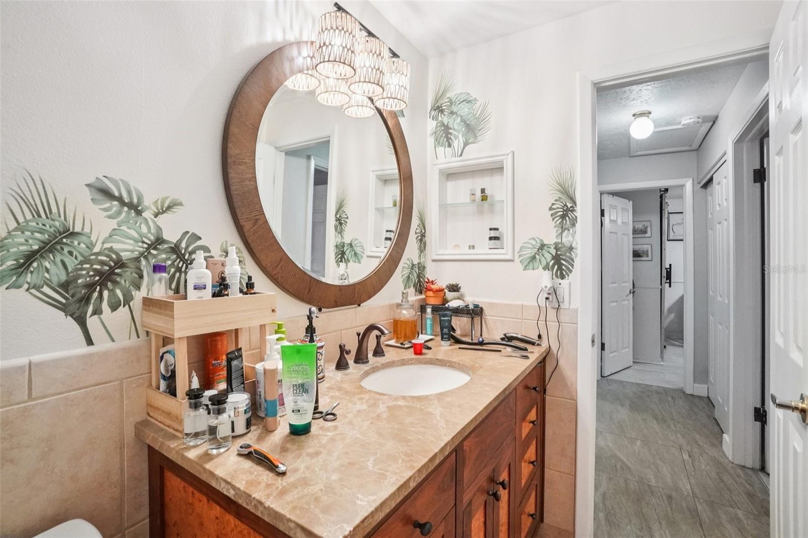 162 SE LINCOLN CIR N, ST PETERSBURG, FL, 33703