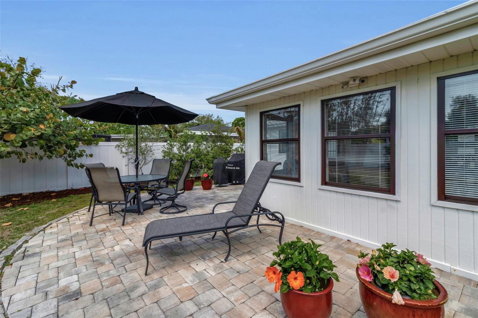 2440 VALENCIA DR, SARASOTA, FL, 34239