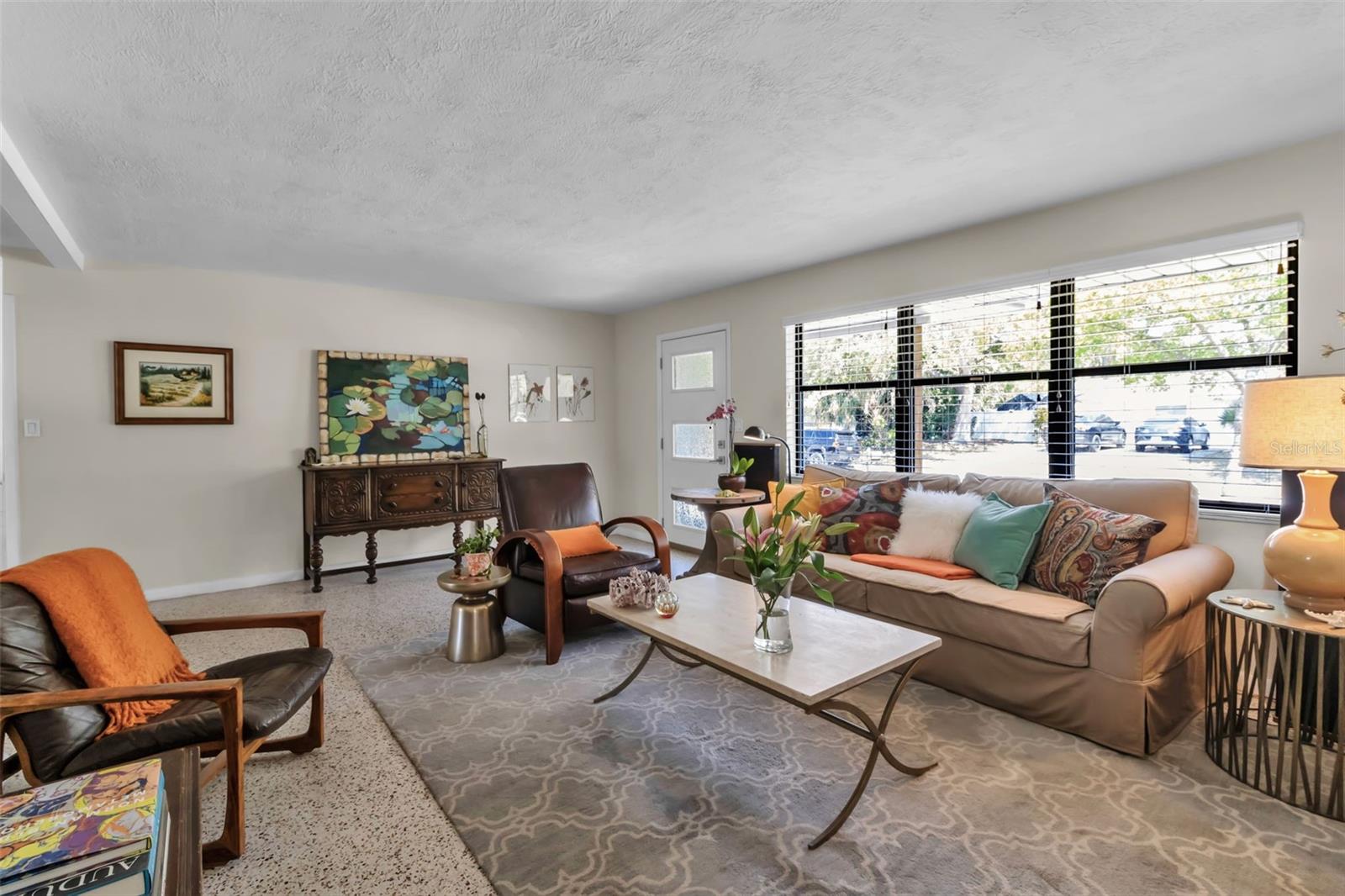 2440 VALENCIA DR, SARASOTA, FL, 34239