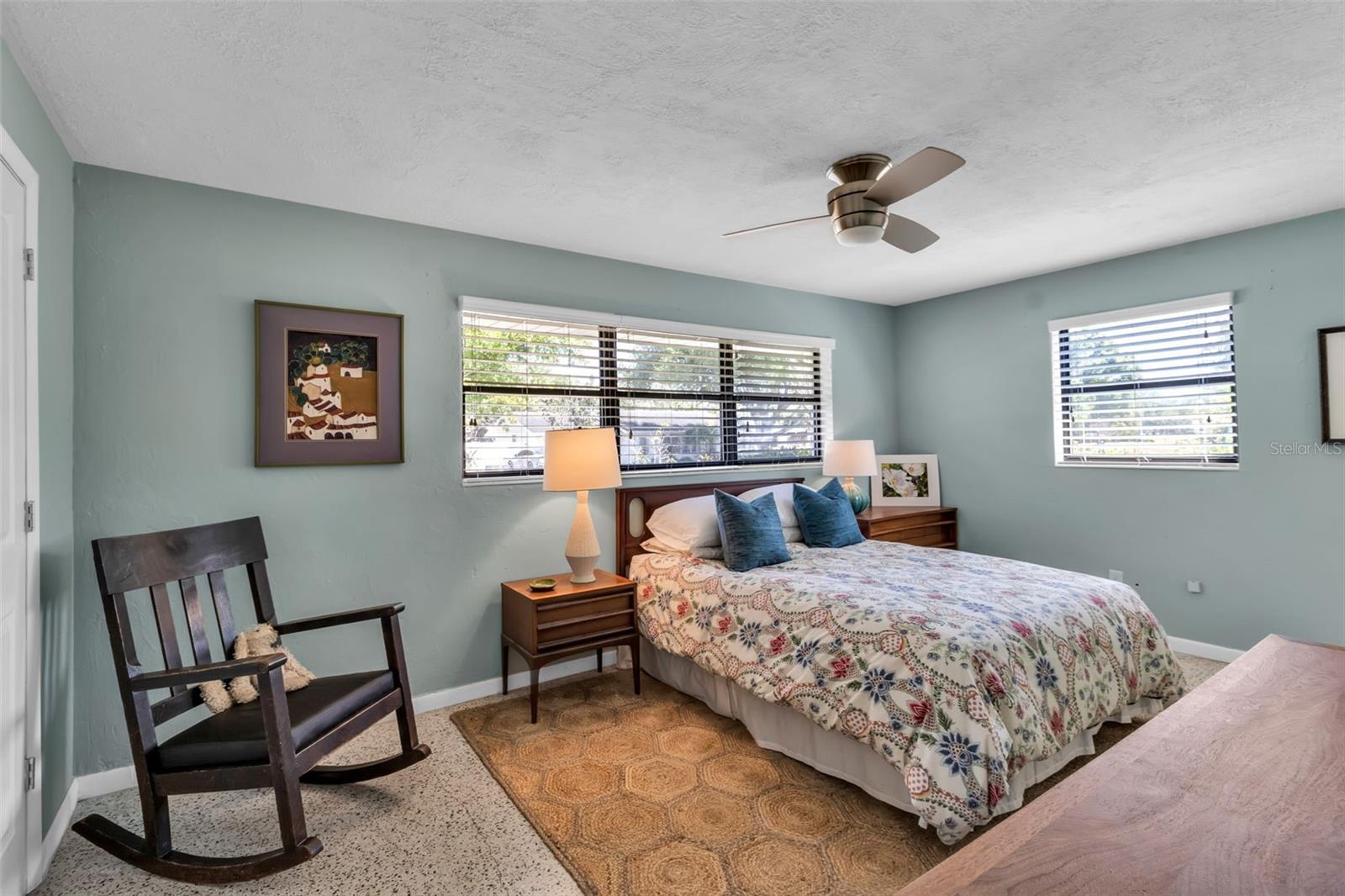 2440 VALENCIA DR, SARASOTA, FL, 34239