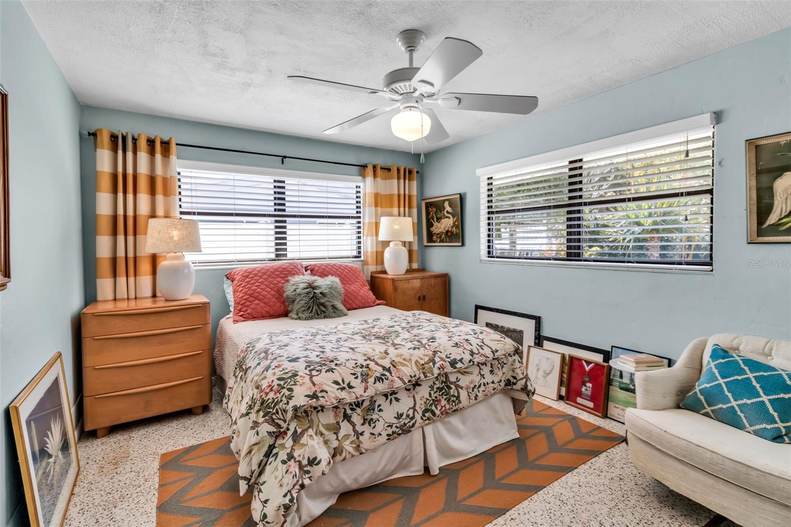 2440 VALENCIA DR, SARASOTA, FL, 34239