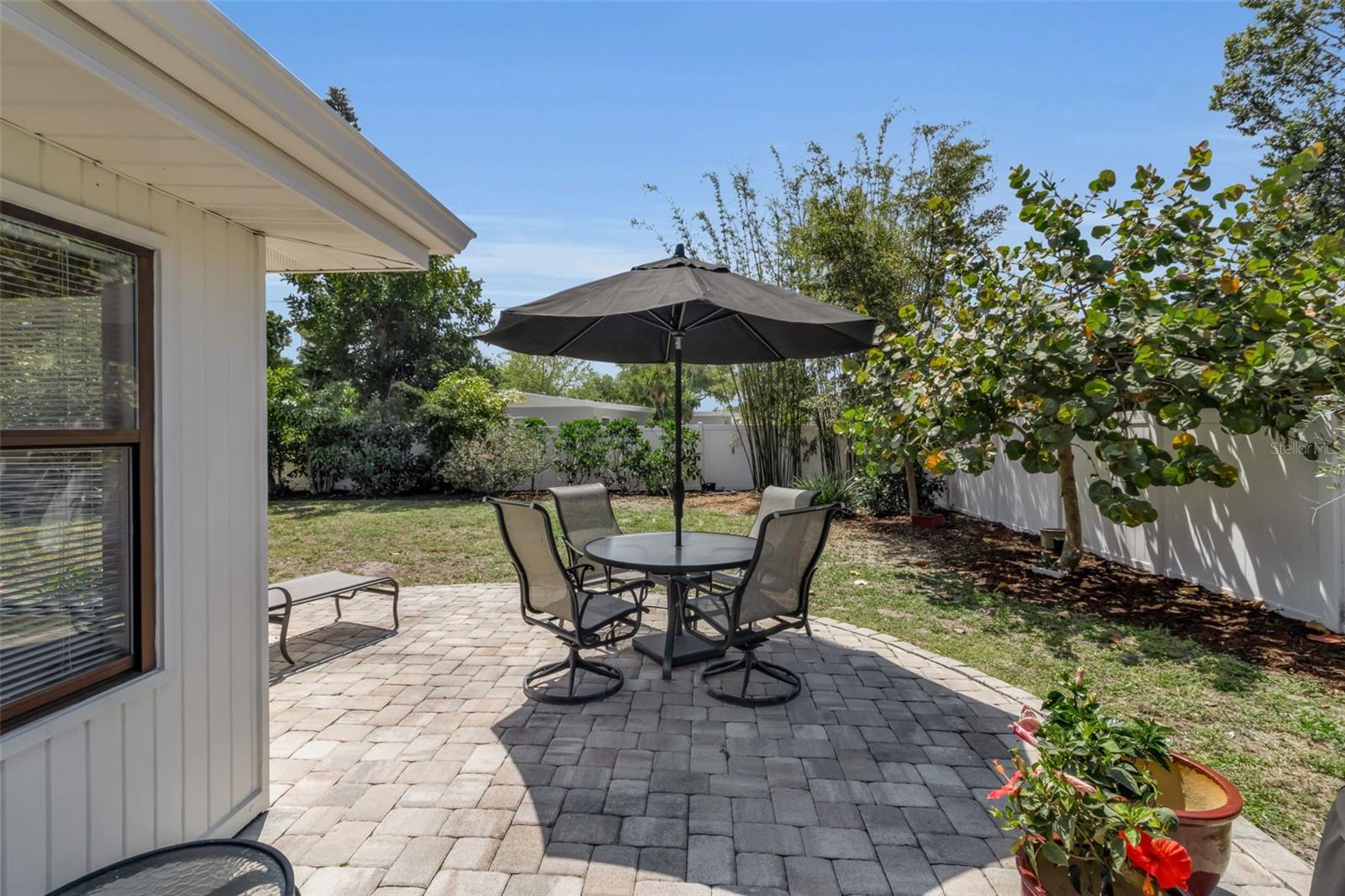 2440 VALENCIA DR, SARASOTA, FL, 34239