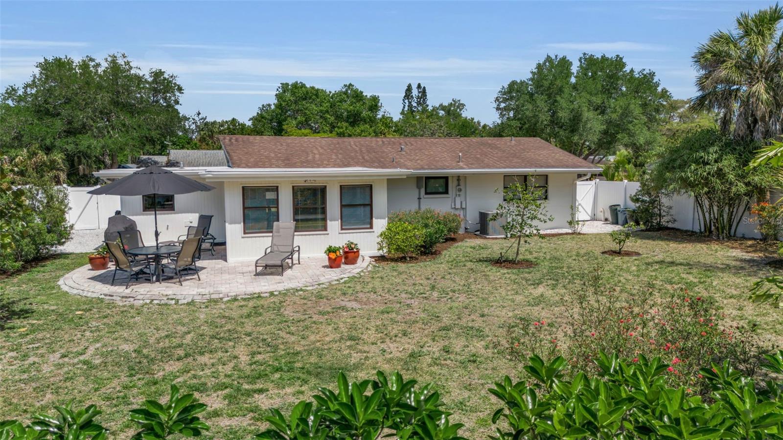 2440 VALENCIA DR, SARASOTA, FL, 34239