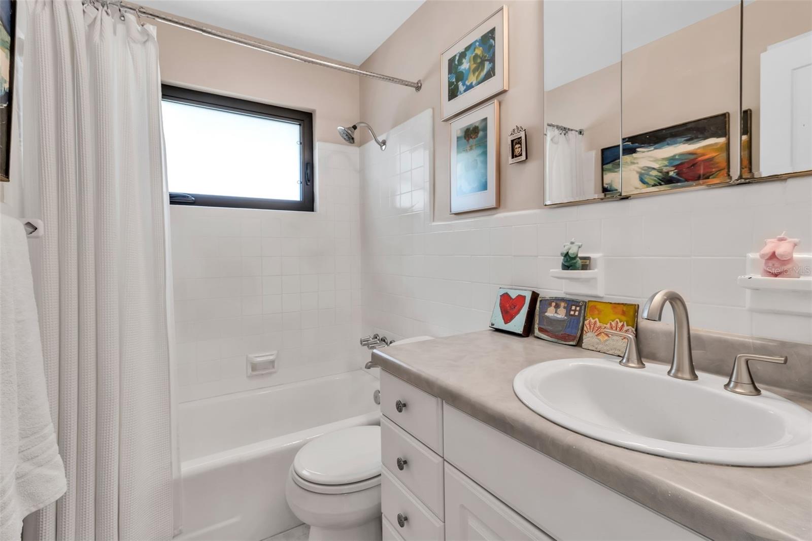 2440 VALENCIA DR, SARASOTA, FL, 34239