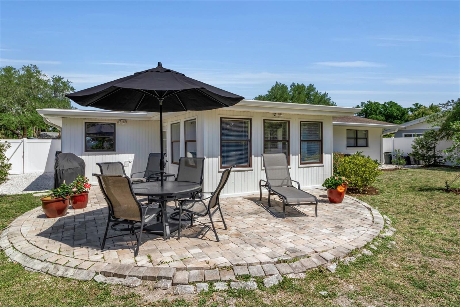 2440 VALENCIA DR, SARASOTA, FL, 34239