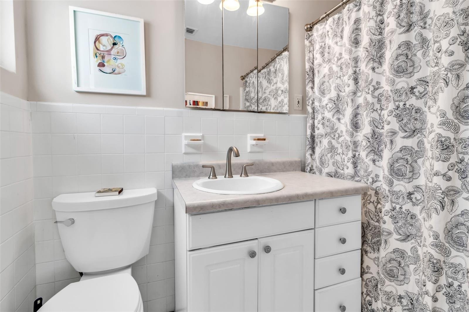 2440 VALENCIA DR, SARASOTA, FL, 34239