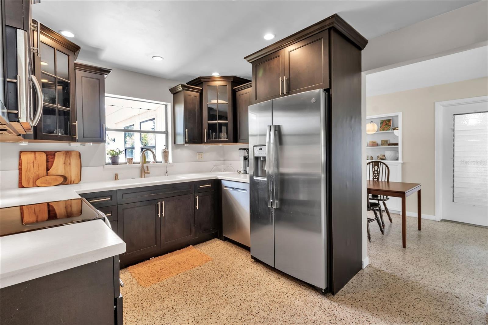 2440 VALENCIA DR, SARASOTA, FL, 34239