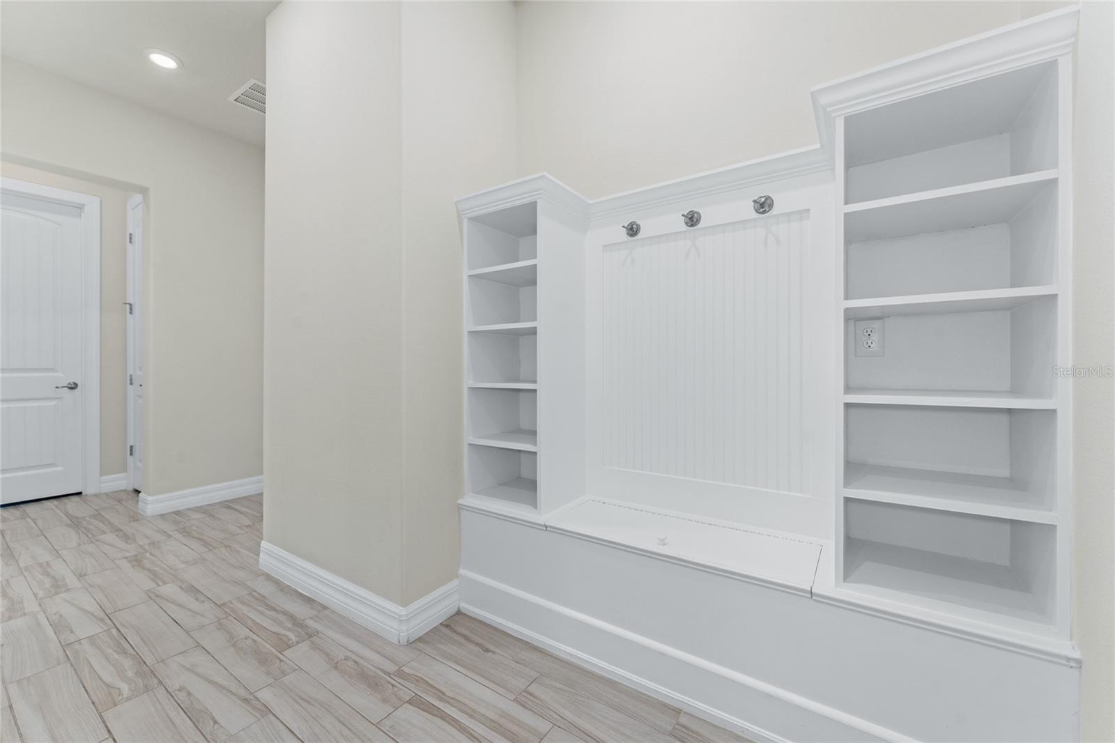 9242 HANGING VINE CT, ORLANDO, FL, 32836