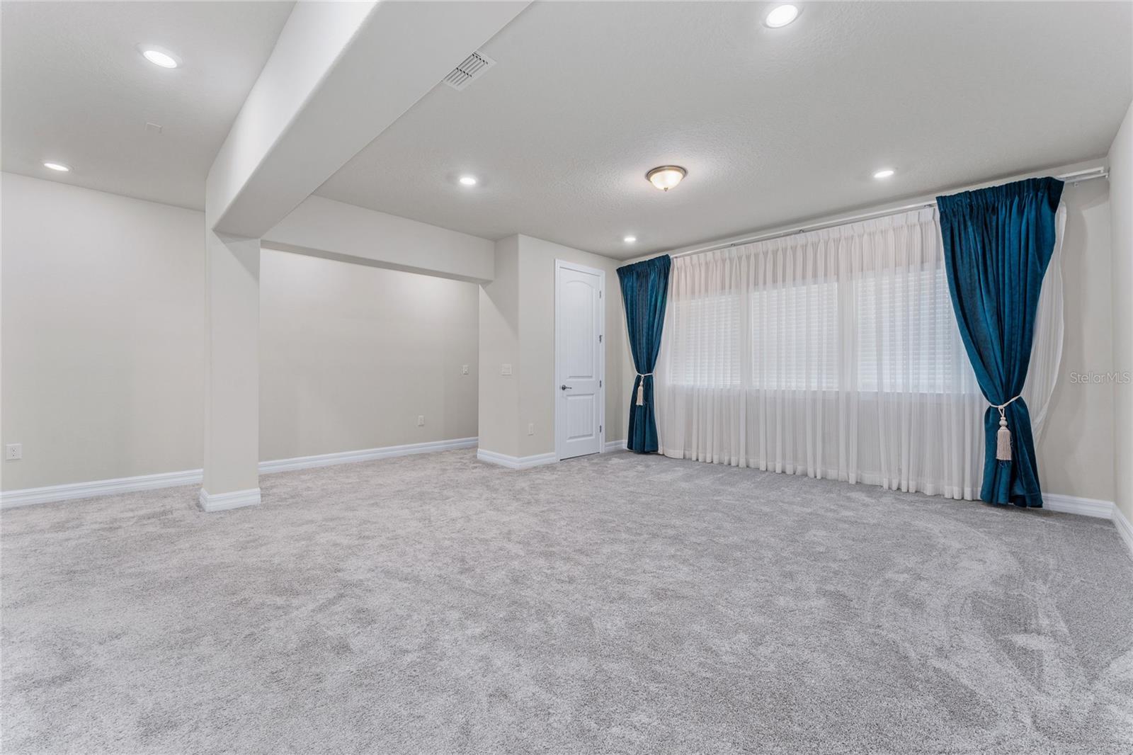 9242 HANGING VINE CT, ORLANDO, FL, 32836