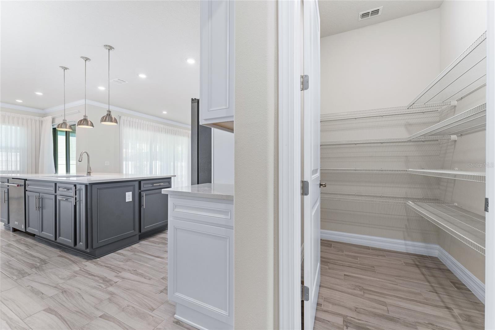 9242 HANGING VINE CT, ORLANDO, FL, 32836