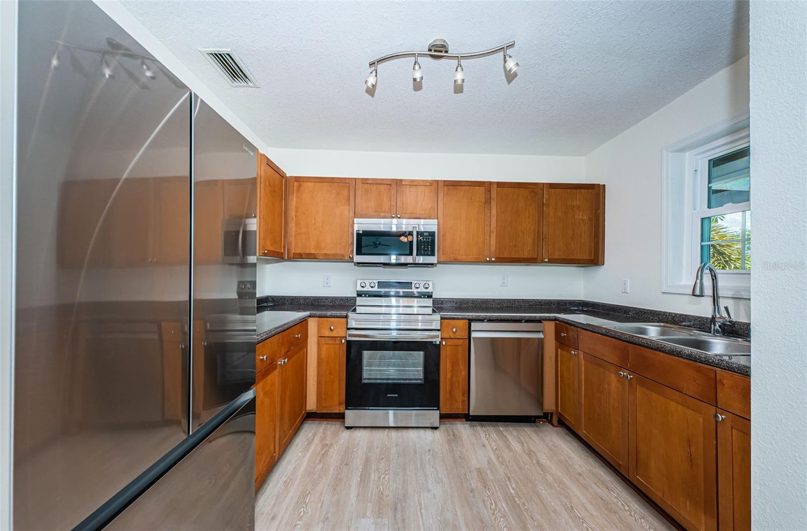 251 POMPANO DR SE #D, ST PETERSBURG, FL, 33705