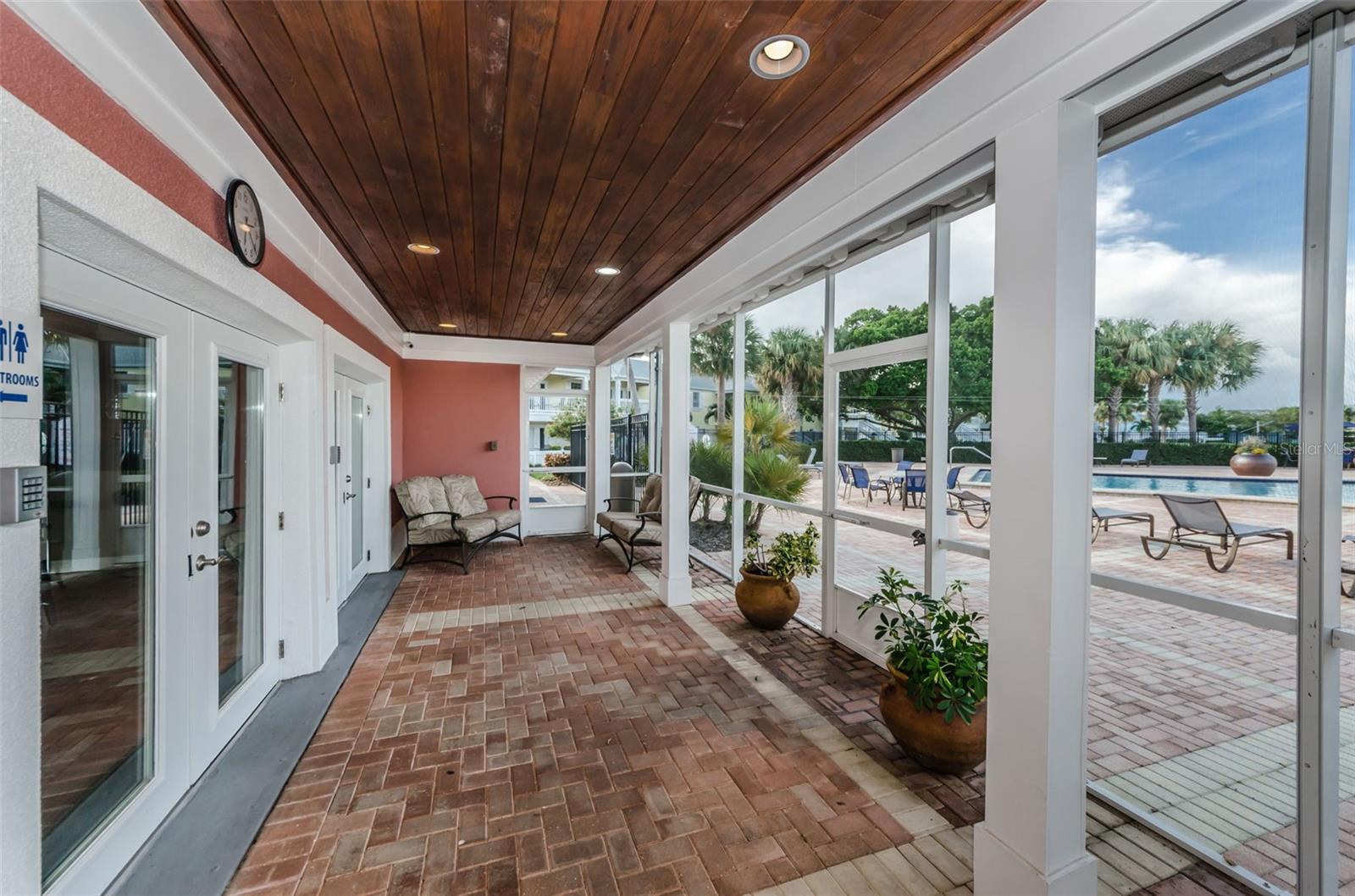 251 POMPANO DR SE #D, ST PETERSBURG, FL, 33705