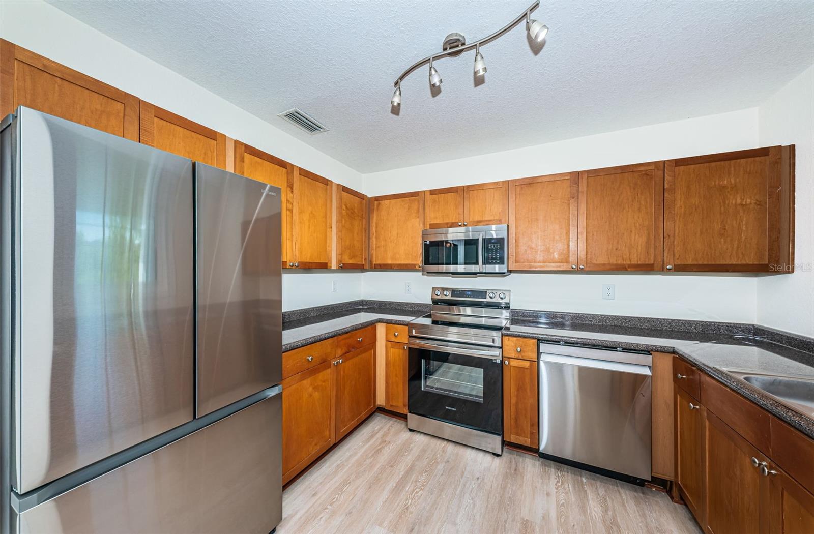 251 POMPANO DR SE #D, ST PETERSBURG, FL, 33705