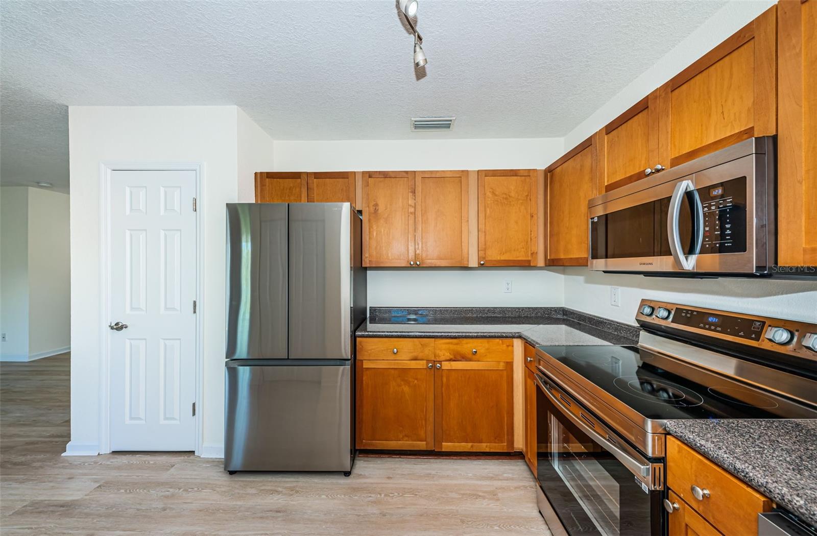 251 POMPANO DR SE #D, ST PETERSBURG, FL, 33705