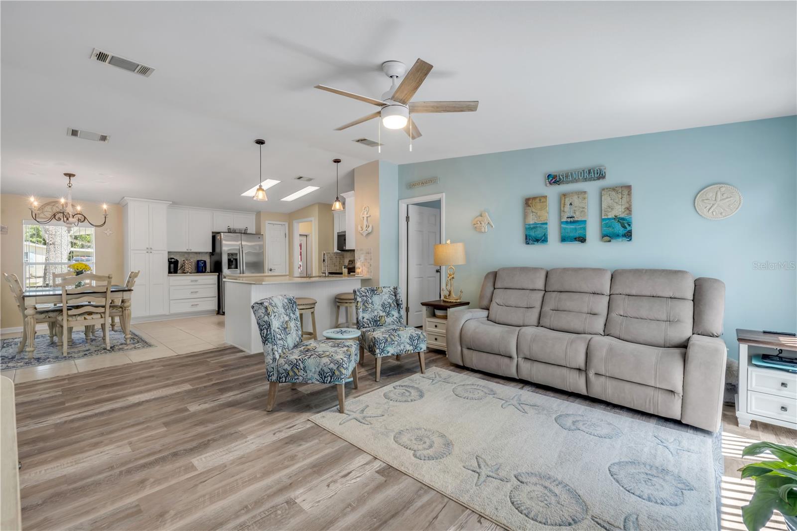 317 WATER LANDING DR, OAK HILL, FL, 32759