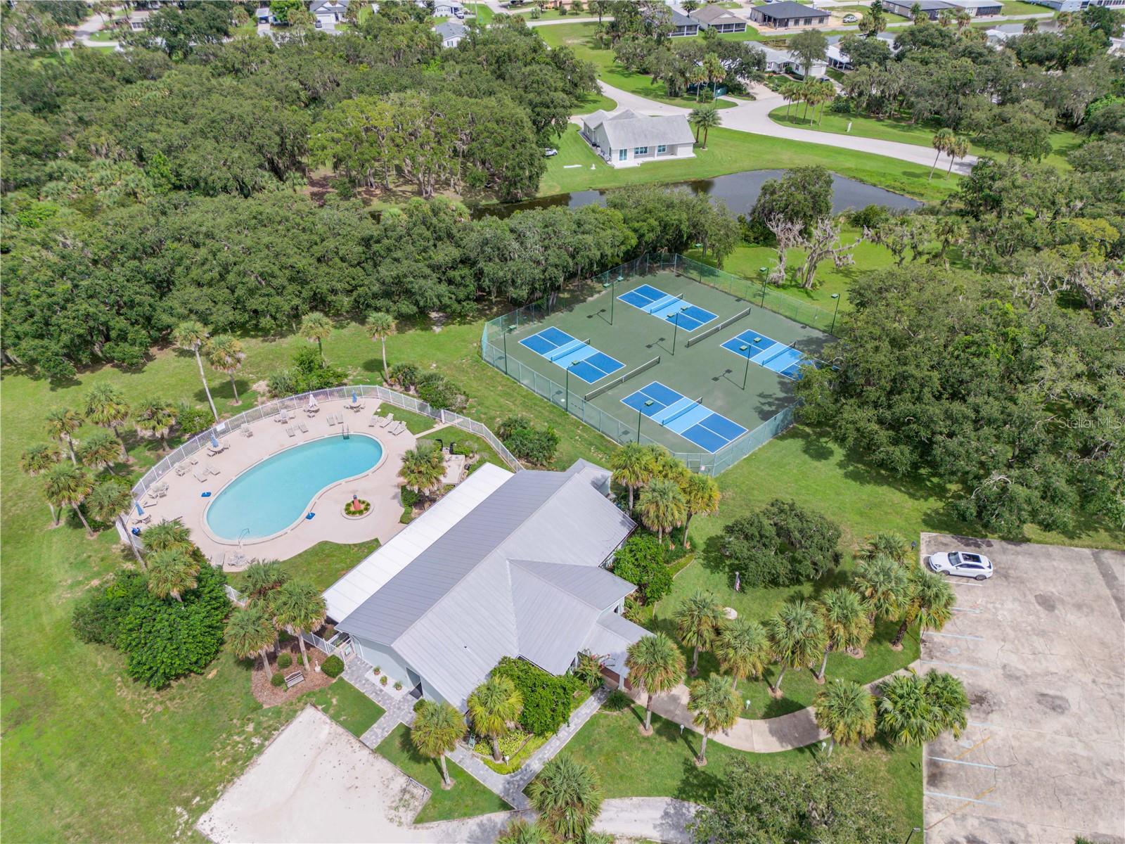 317 WATER LANDING DR, OAK HILL, FL, 32759