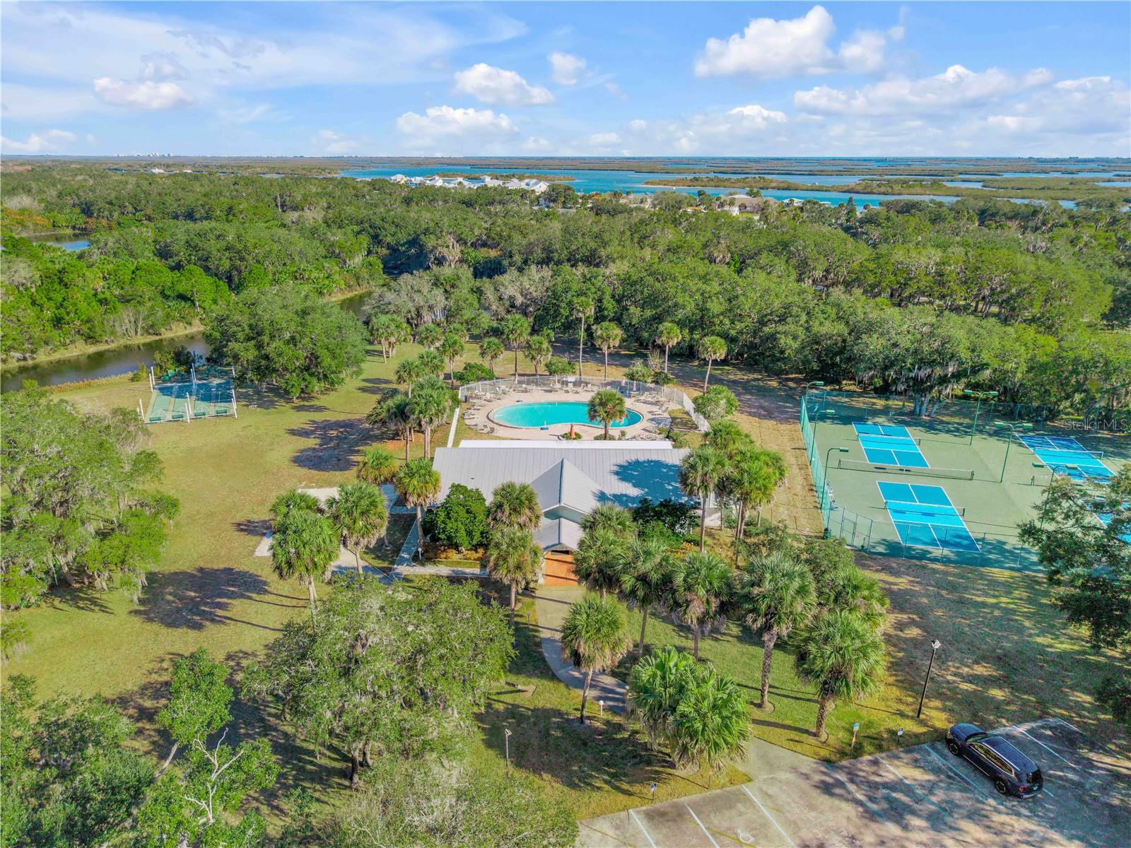 317 WATER LANDING DR, OAK HILL, FL, 32759
