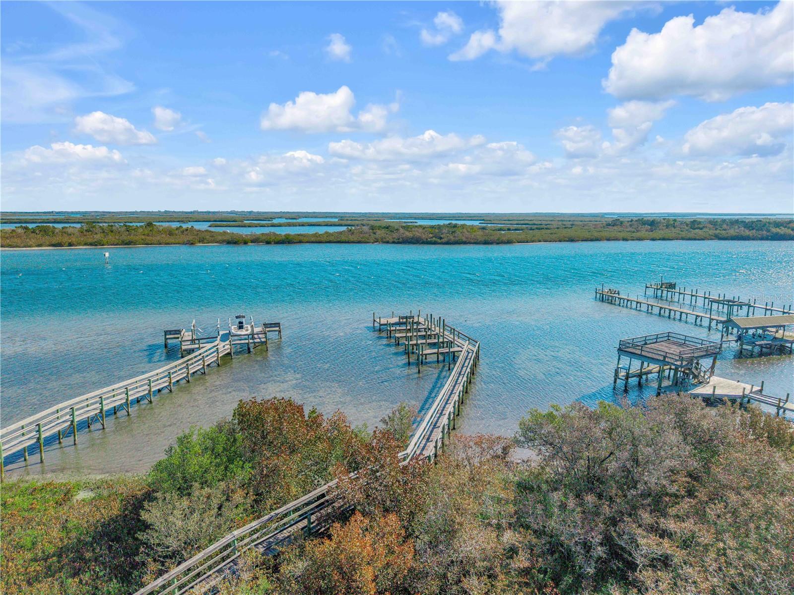 317 WATER LANDING DR, OAK HILL, FL, 32759