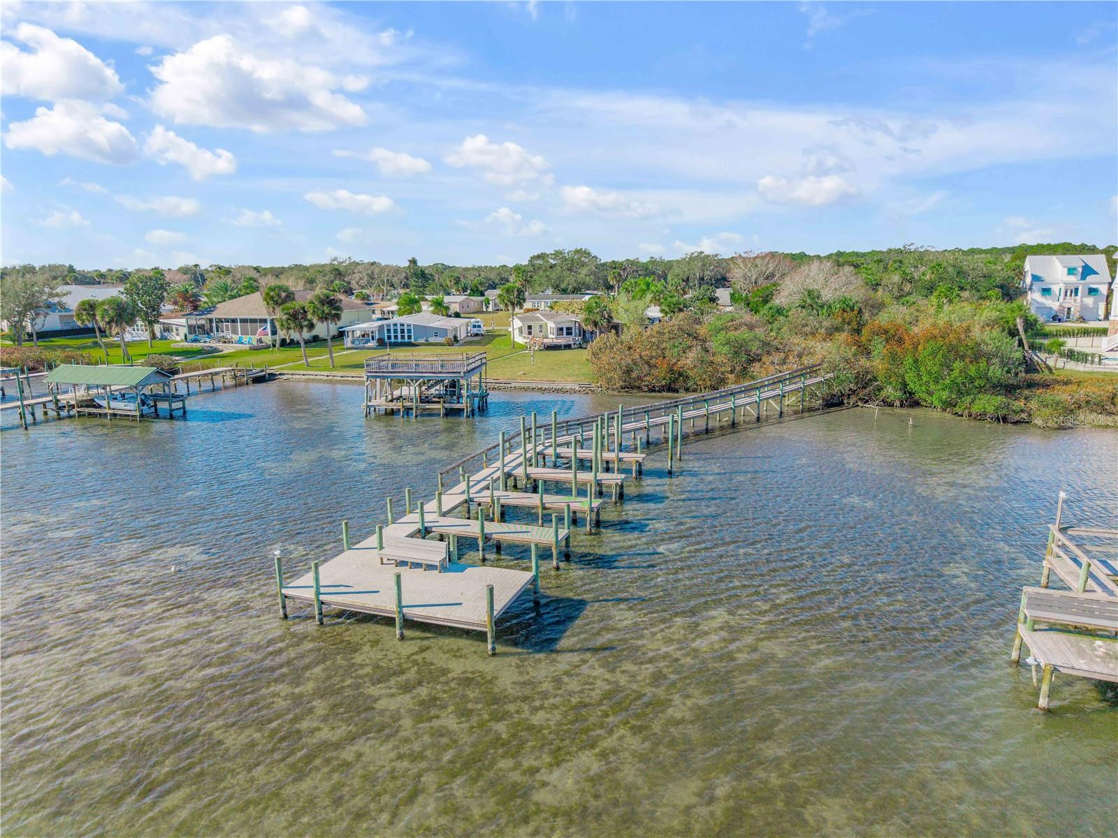 317 WATER LANDING DR, OAK HILL, FL, 32759