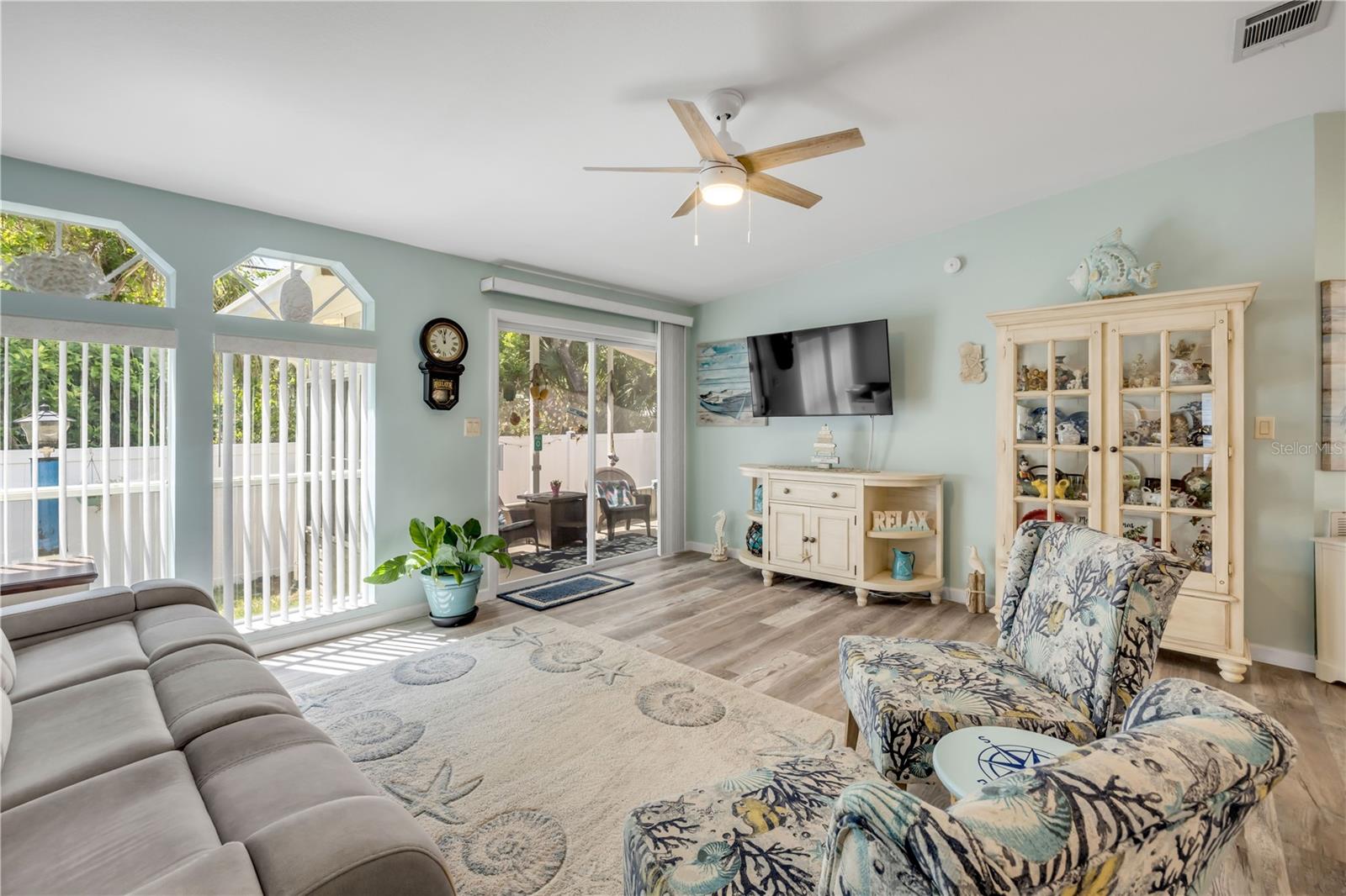 317 WATER LANDING DR, OAK HILL, FL, 32759