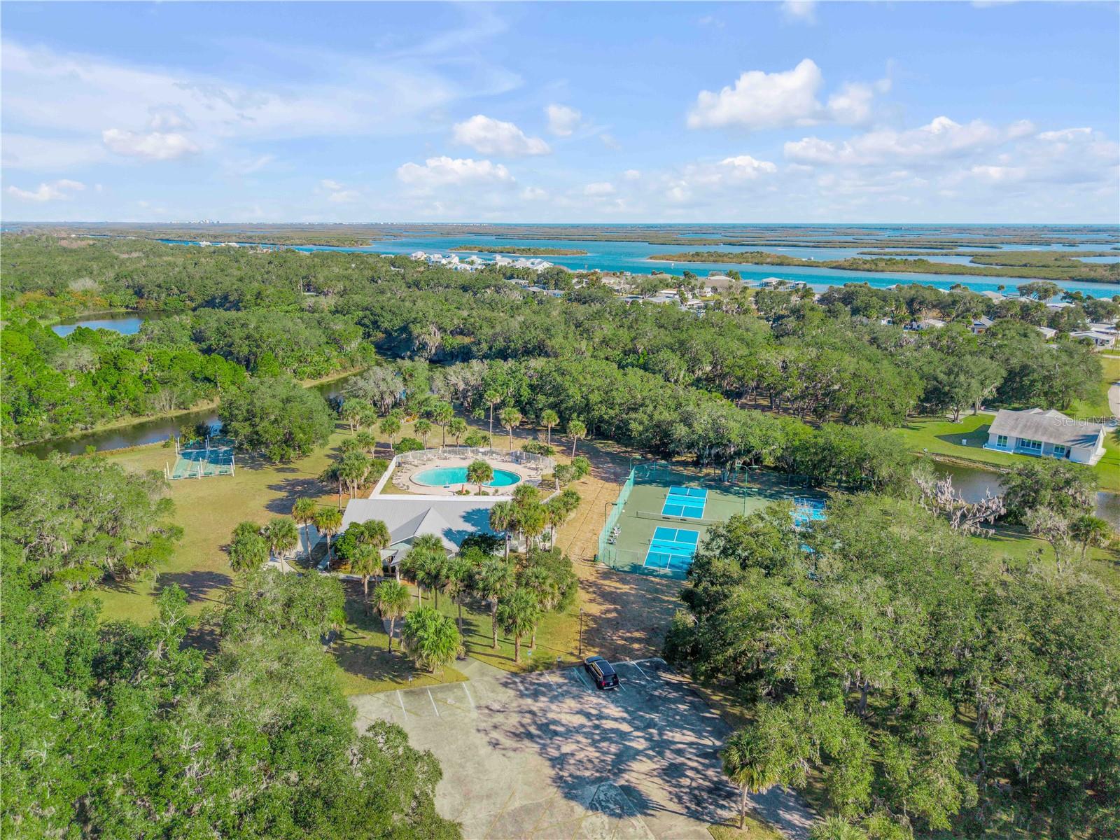 317 WATER LANDING DR, OAK HILL, FL, 32759