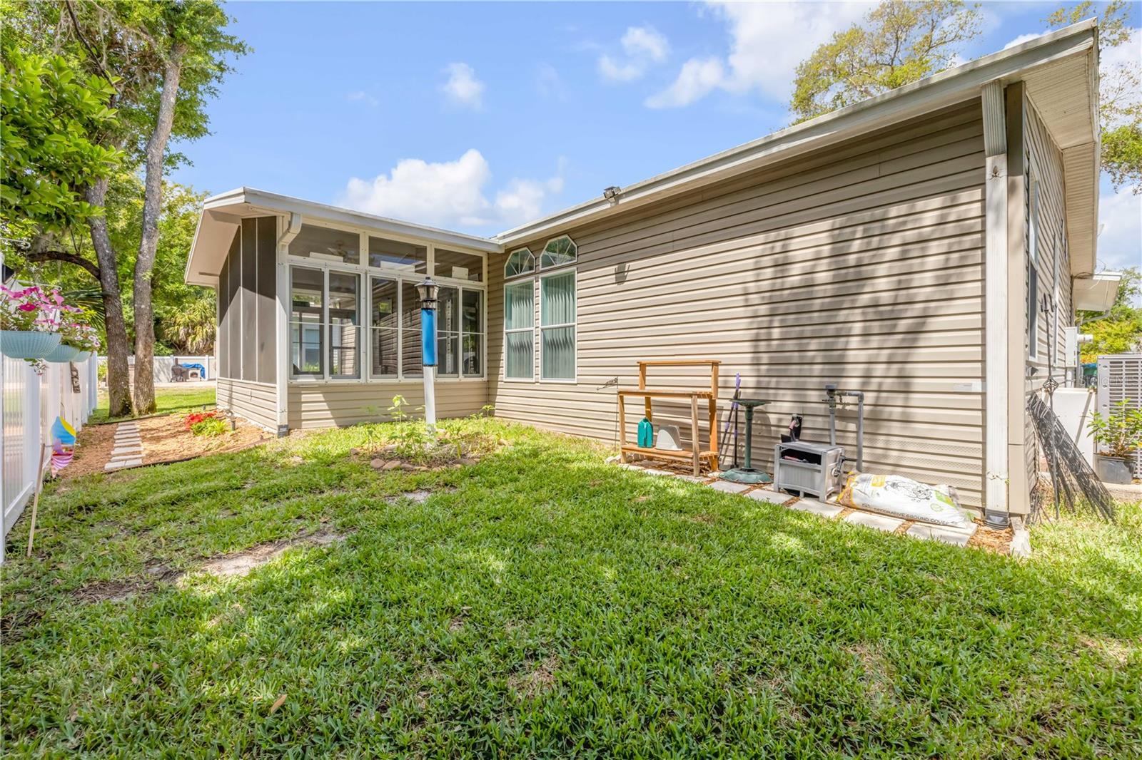 317 WATER LANDING DR, OAK HILL, FL, 32759