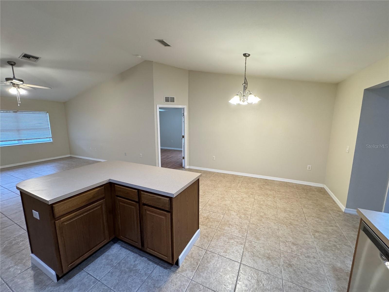 8213 COZUMEL, SEBRING, FL, 33876